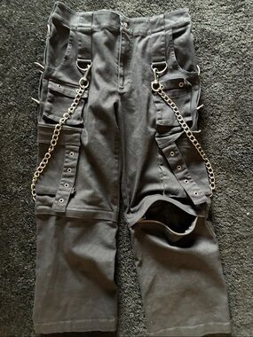 NWOT Dolls Kill FAN ALL FLAMES Black Cargo Pants 2 Chains Size Large 32”/26